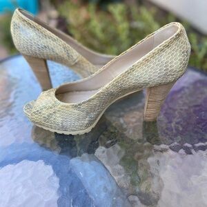 Aquatalia Rio-V Peep Toe Pumps, 7.5